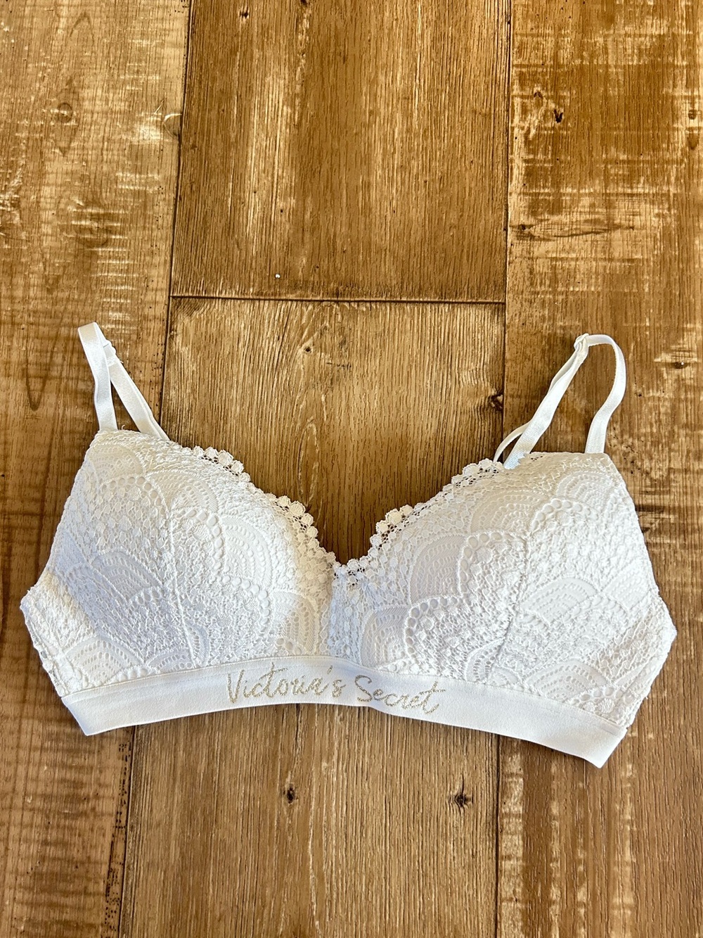 Victoria's Secret White Lace Lined No Wire Bralette with gold logo   - 34B
